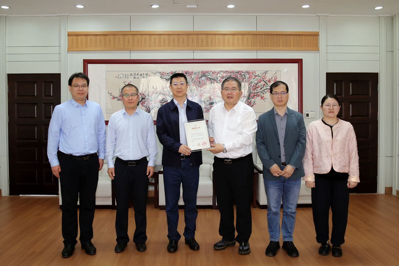 CCTV5体育官方网站副书记李贞涛出