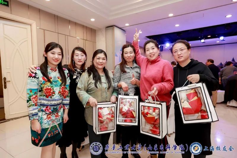 情系母校的桥梁纽带